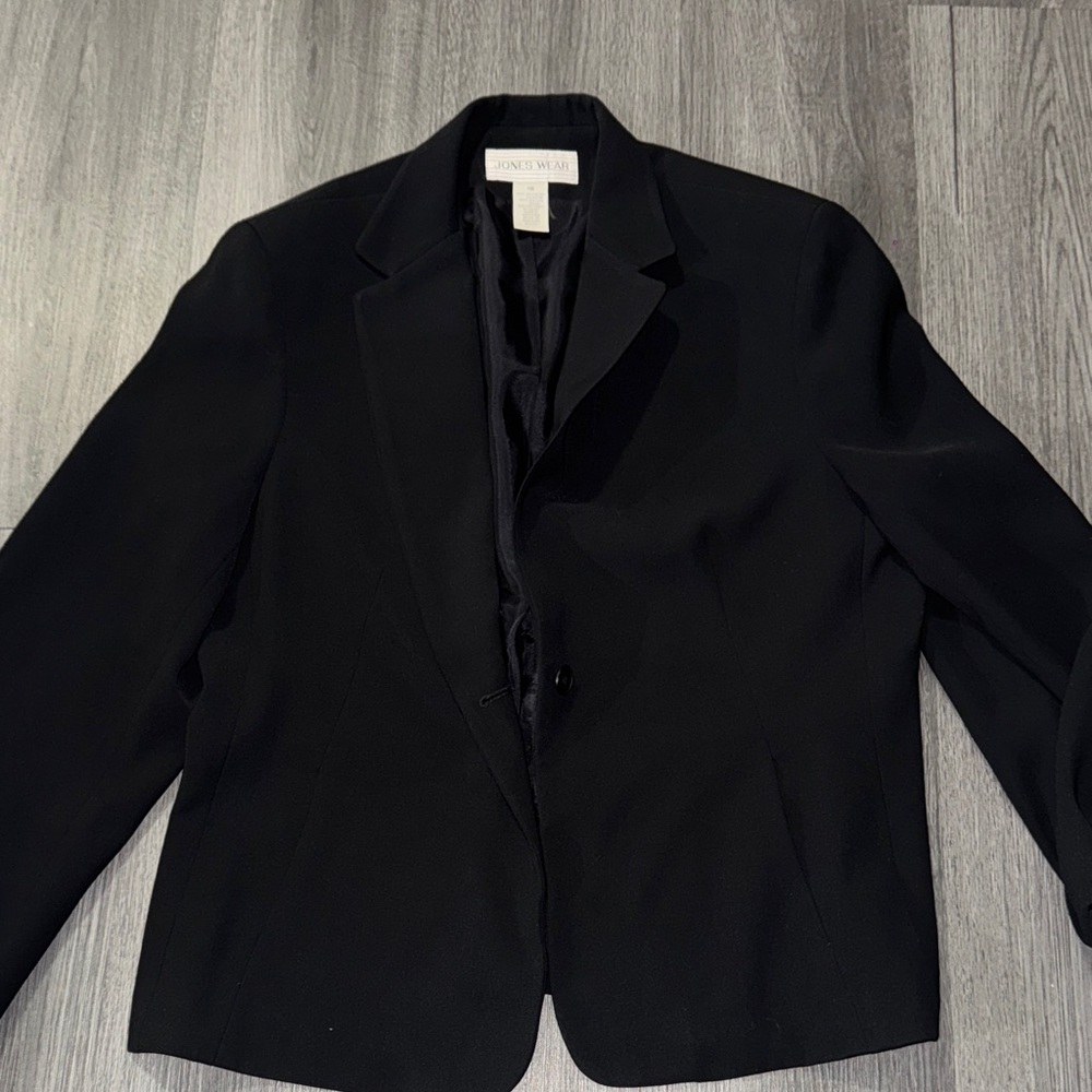 Jones Wear Charcoal Blazer